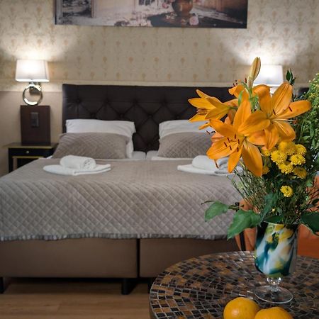 Hotel Pension Bella Berlin Bagian luar foto