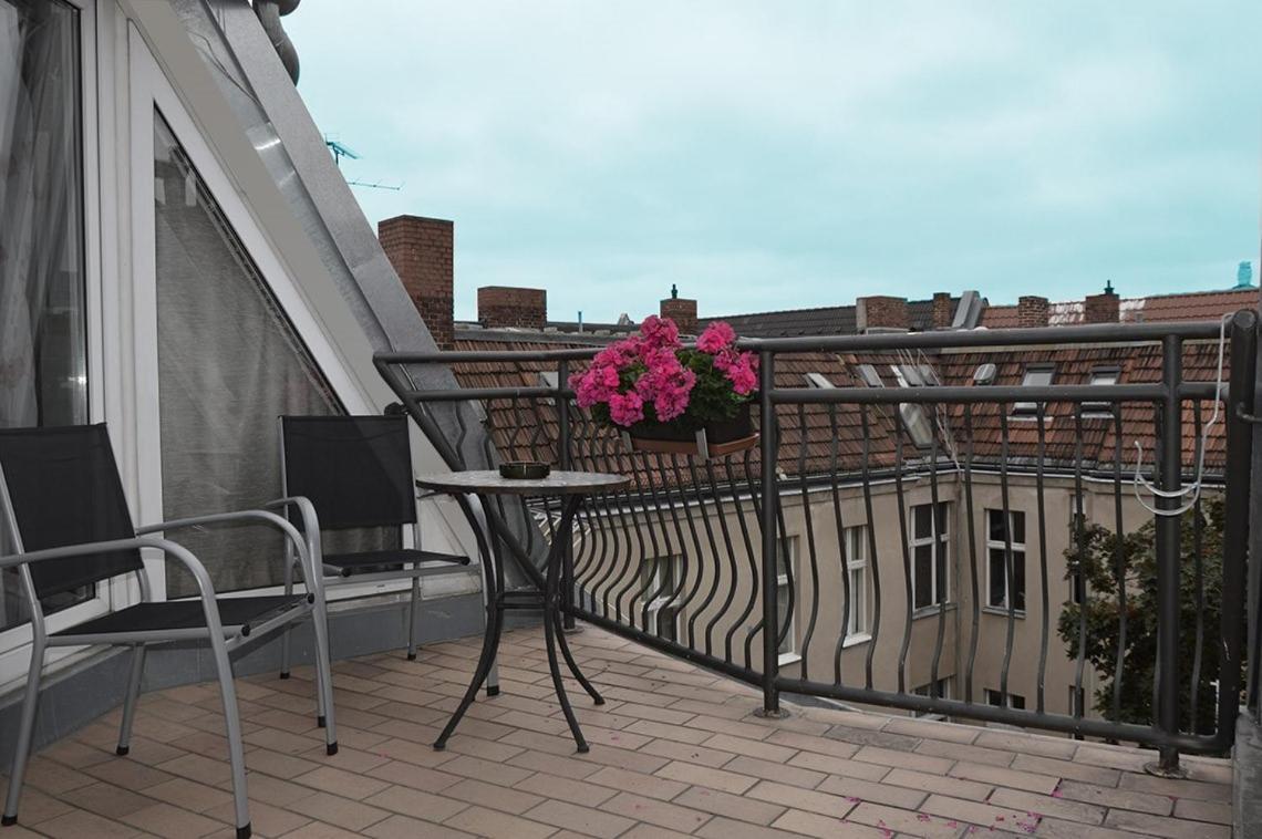 Hotel Pension Bella Berlin Bagian luar foto
