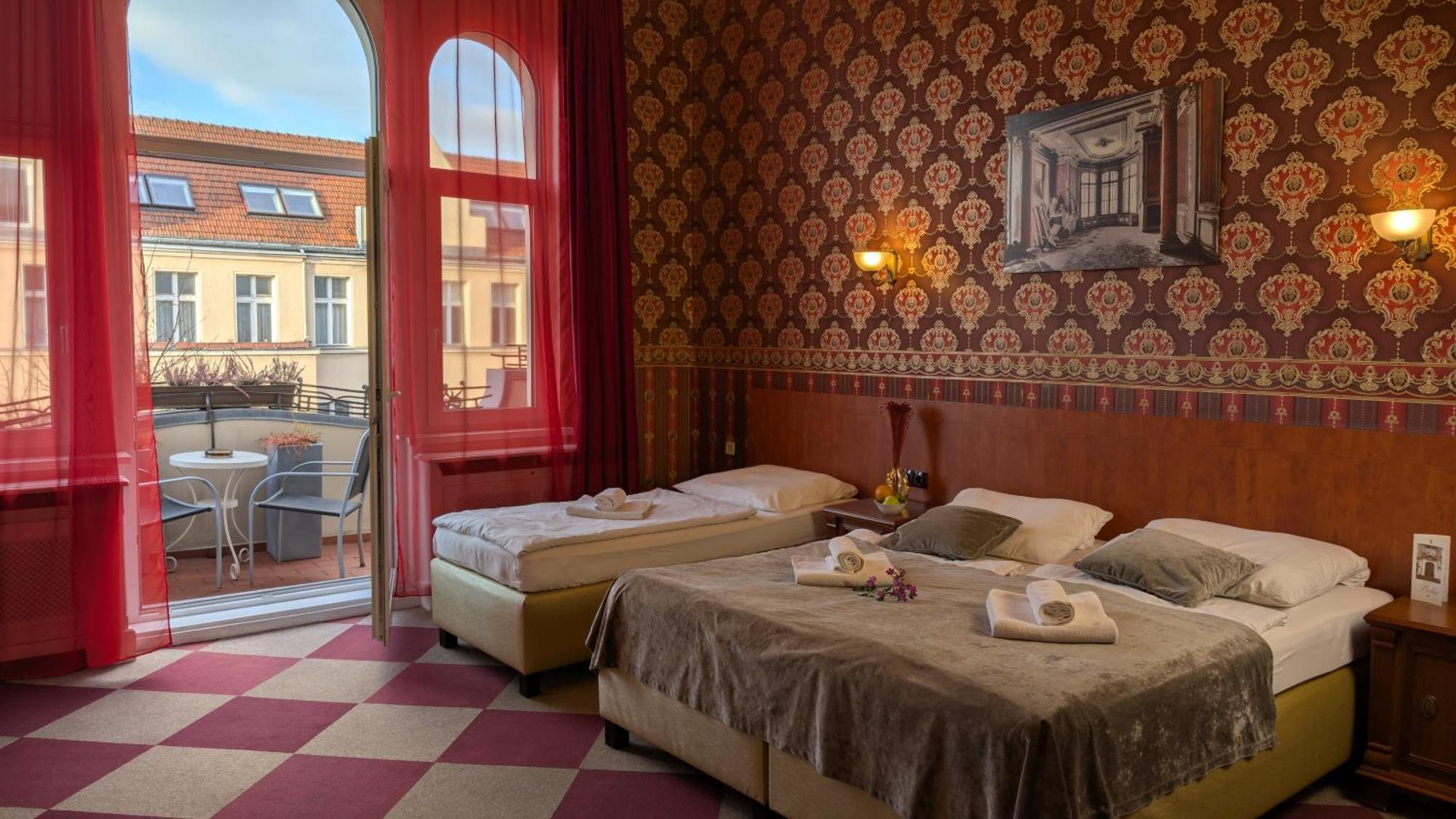 Hotel Pension Bella Berlin Bagian luar foto
