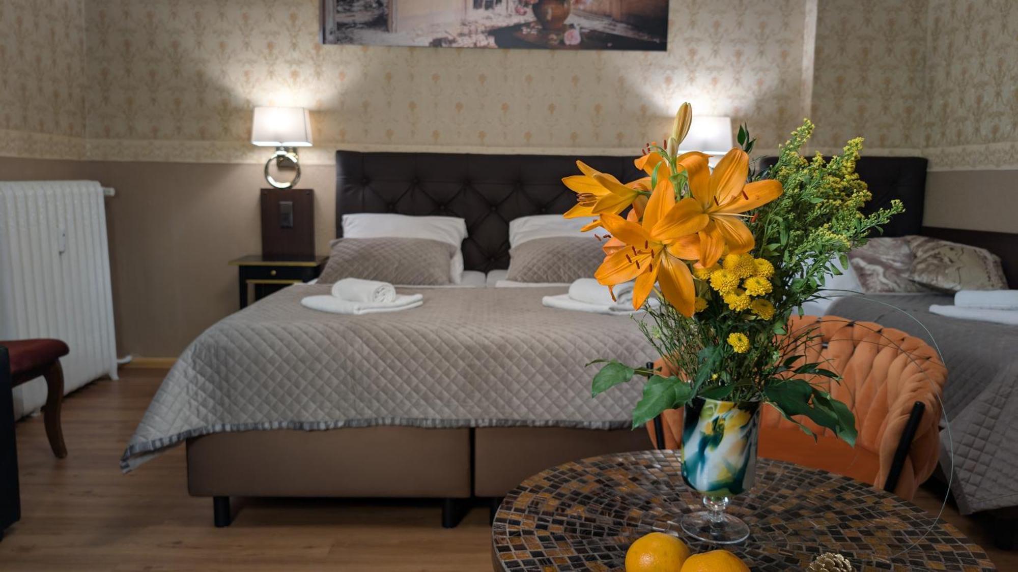 Hotel Pension Bella Berlin Bagian luar foto