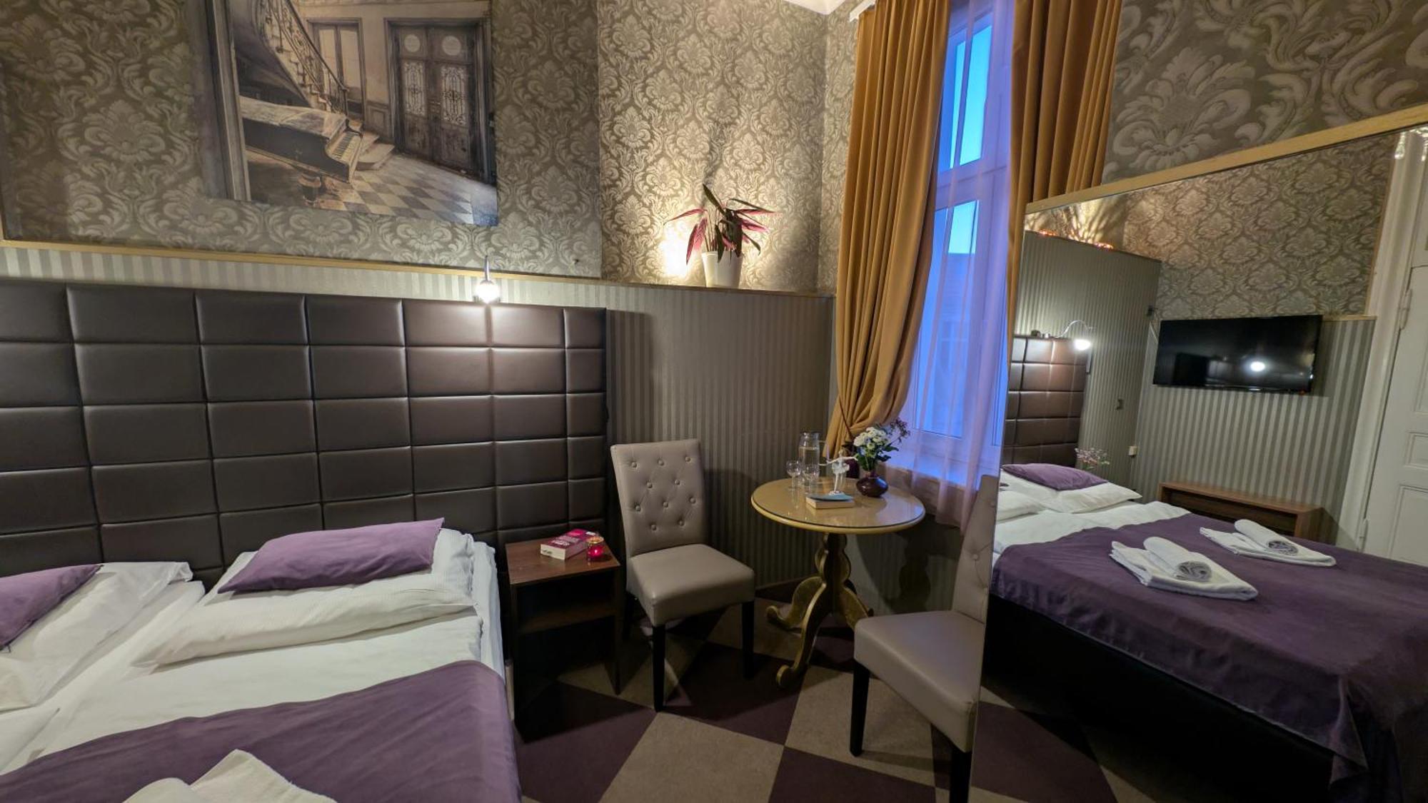 Hotel Pension Bella Berlin Bagian luar foto