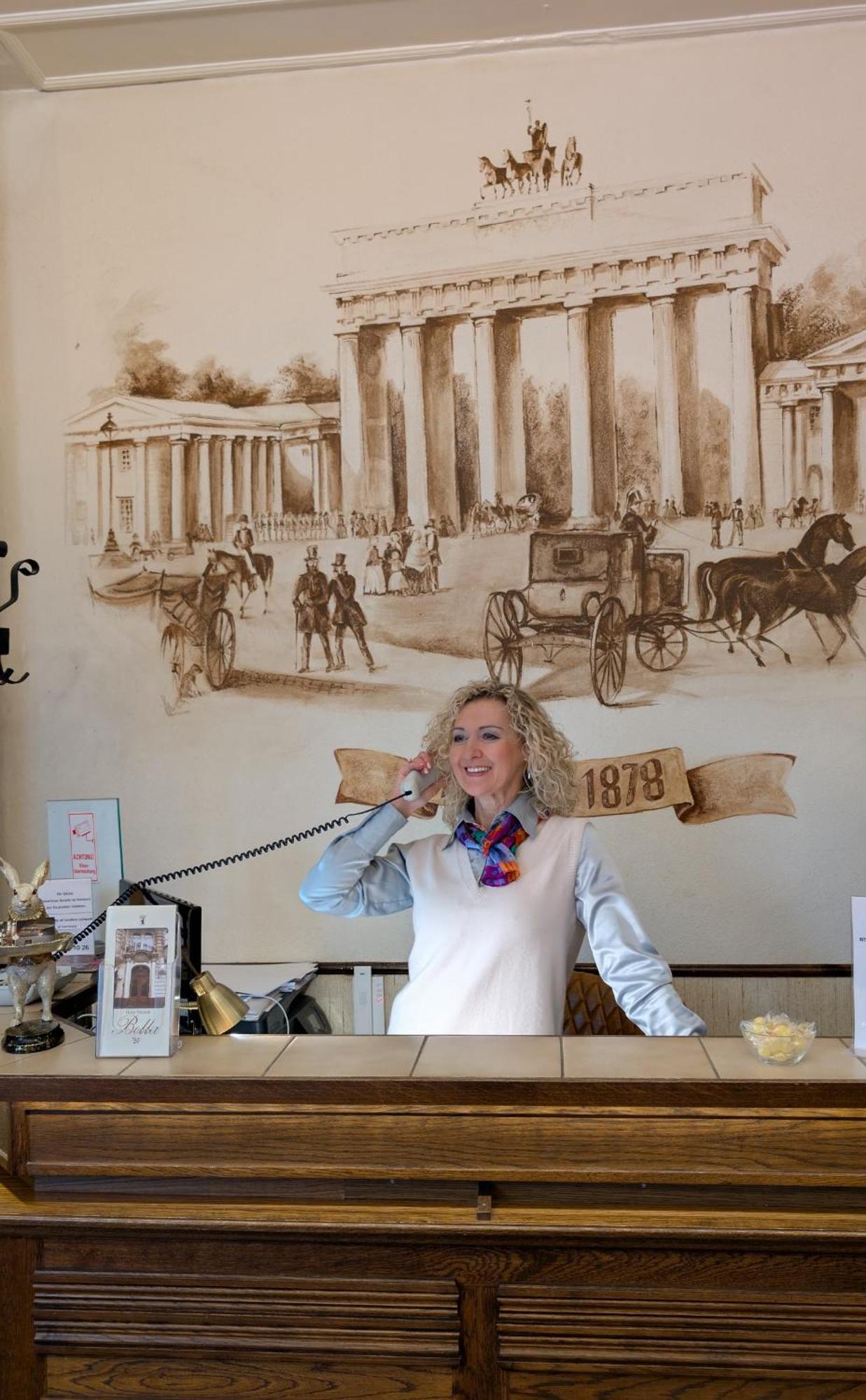 Hotel Pension Bella Berlin Bagian luar foto