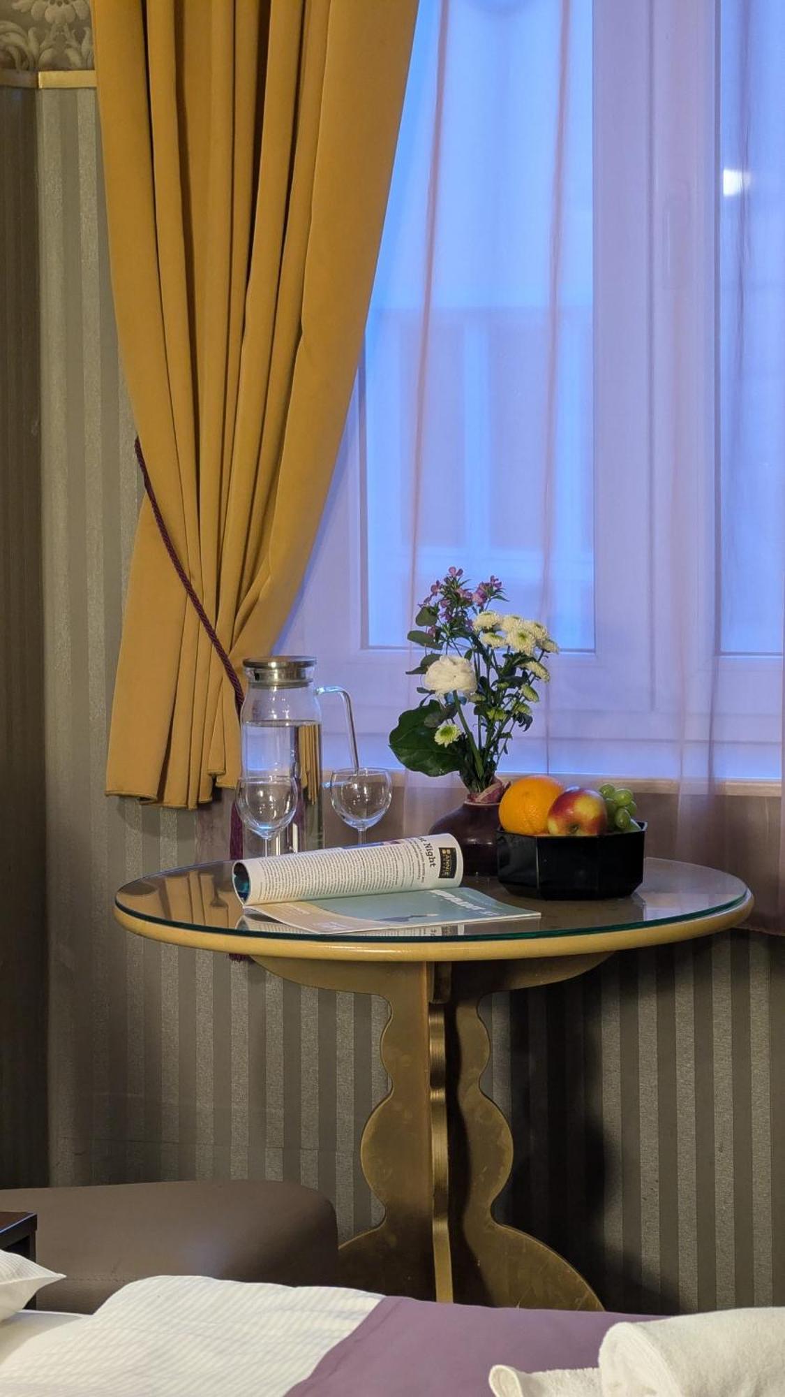 Hotel Pension Bella Berlin Bagian luar foto